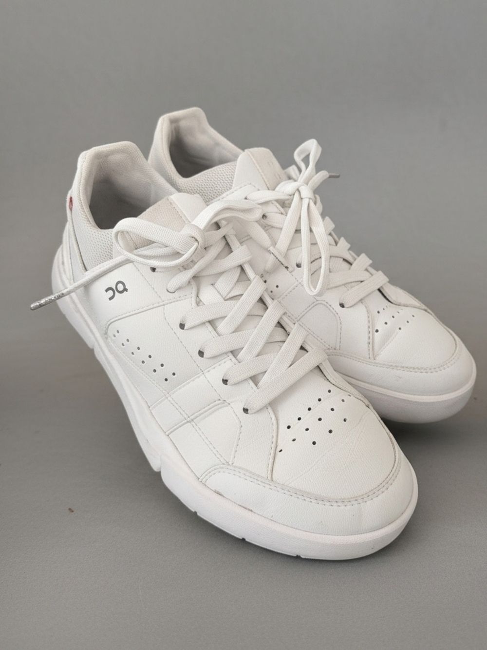 On Cloud The Roger Clubhouse White Tennis Shoes Womens Sneaker Size 8.5